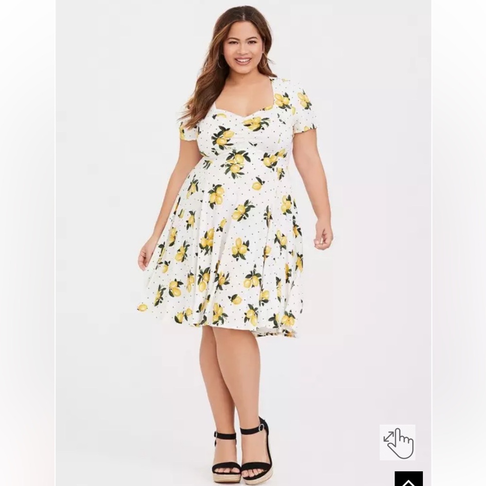 NWT Torrid Mini Challis Shirred-Front Skater Dress in Lemon Print